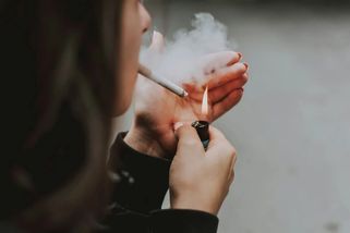 Musí vám zaměstnavatel umožnit pauzu na kouření během pracovní doby? Většina kuřáků netuší, jaká mají ve skutečnosti práva